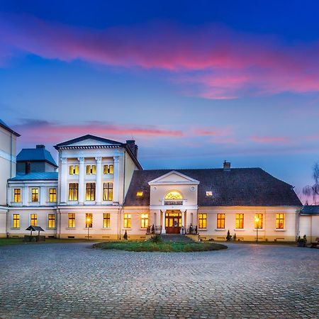 Palac Jablonowo Bed & Breakfast Ujscie Ngoại thất bức ảnh