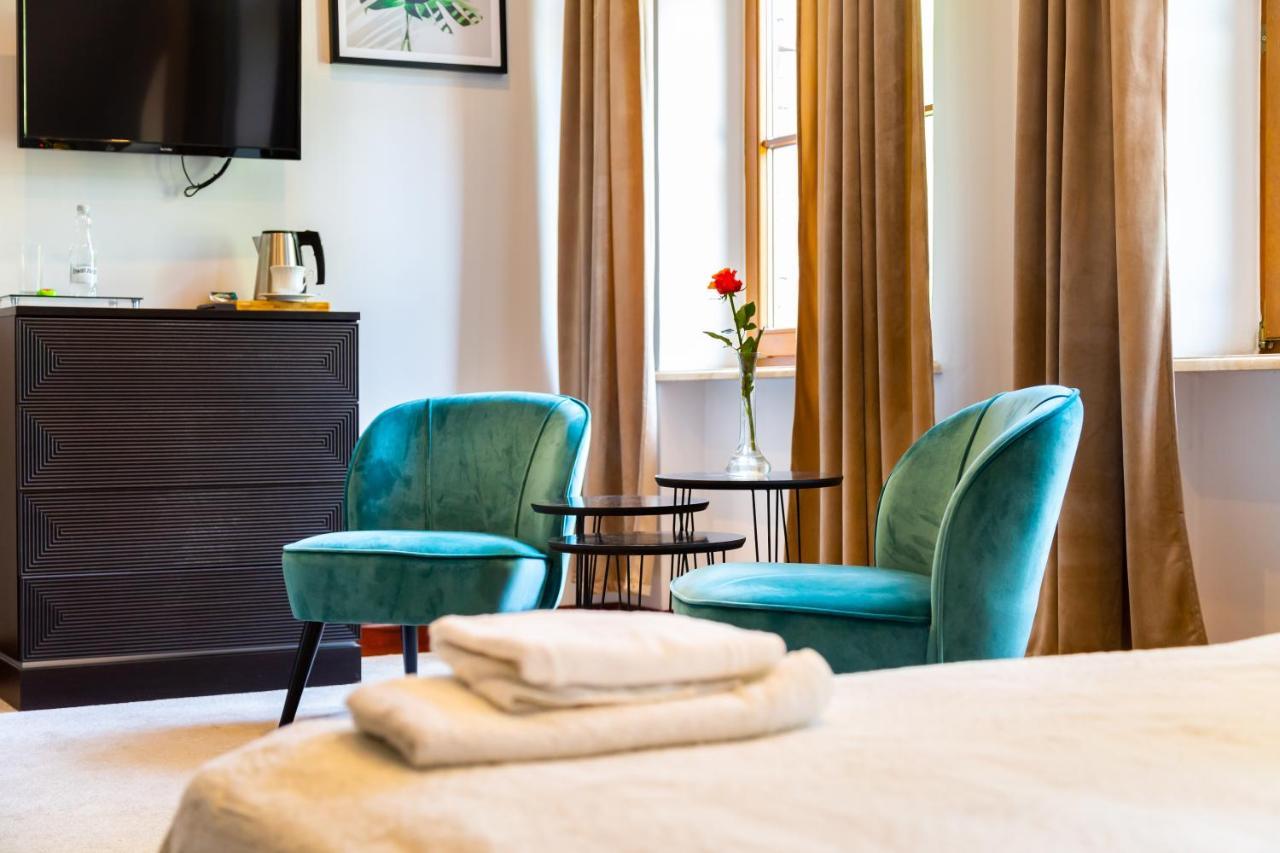 Palac Jablonowo Bed & Breakfast Ujscie Ngoại thất bức ảnh