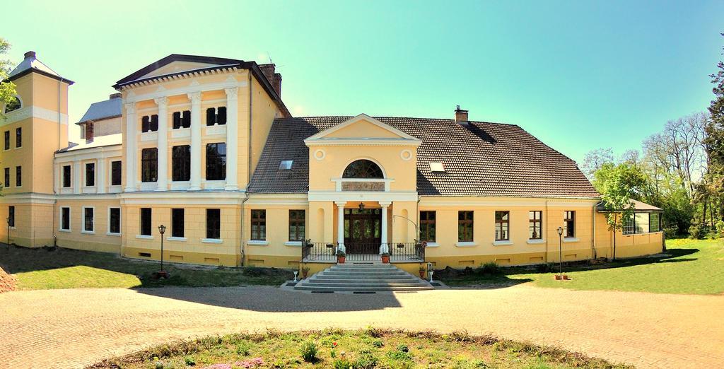 Palac Jablonowo Bed & Breakfast Ujscie Ngoại thất bức ảnh