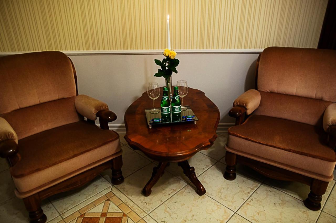 Palac Jablonowo Bed & Breakfast Ujscie Ngoại thất bức ảnh
