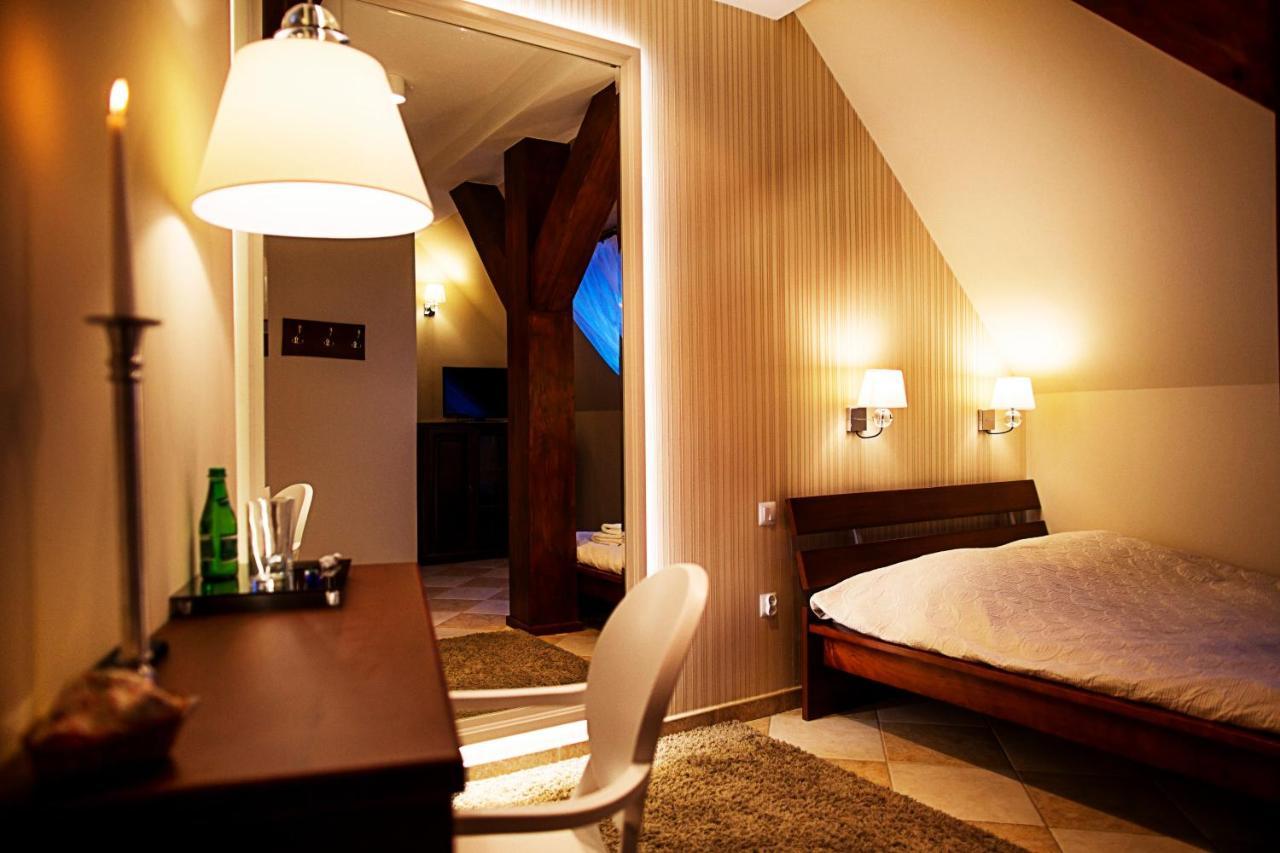 Palac Jablonowo Bed & Breakfast Ujscie Ngoại thất bức ảnh