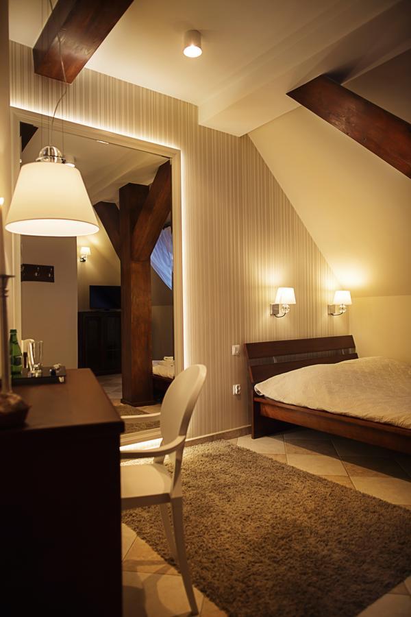 Palac Jablonowo Bed & Breakfast Ujscie Ngoại thất bức ảnh